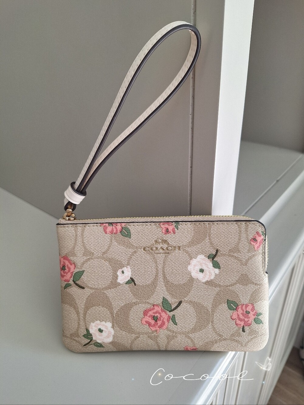 NWT Coach Floral Zip Wristlet in Beige Signature Canvas